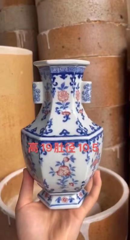 精致三多六方双耳瓶 商品图0