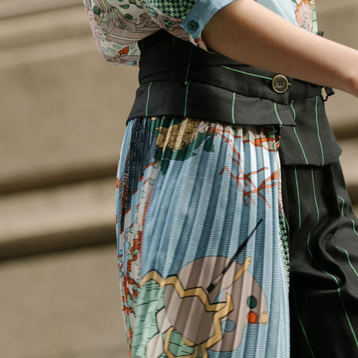 谜底2022夏季新款复古时尚格纹印花半身裙不规划拼接225MB6027 商品图3