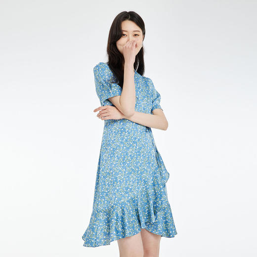 PRICH2022夏季新款设计感小众V领收腰法式鱼尾茶歇裙PROWC2401M 商品图0