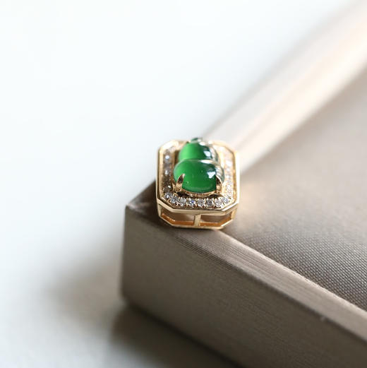 高冰种阳绿翡翠绿方葫芦吊坠18k黄金钻石镶嵌 商品图6