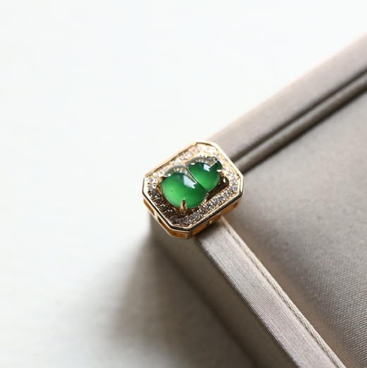 高冰种阳绿翡翠绿方葫芦吊坠18k黄金钻石镶嵌 商品图1