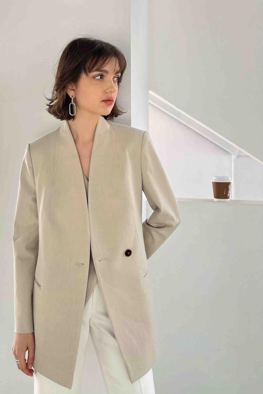 Semplicita | U03 Mae Blazer 单扣无领分割线西装外套 ［ 米/ 白 / 黑藏青 / 黑PU ］ 商品图8
