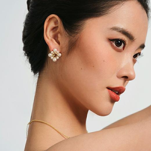 2楼Fellala翡拉拉夏季基础款优雅气质珍珠耳钉女时尚简约精致耳环潮 款号92254105 吊牌价799 现价719 商品图1