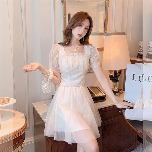 【清仓非质量问题不退换】张心子【怦然心动】钉珠设计方领连衣裙女夏季2022新款绣花网纱裙 U2204108 商品图3