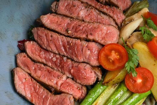 现煎牛扒时蔬沙拉 商品图0