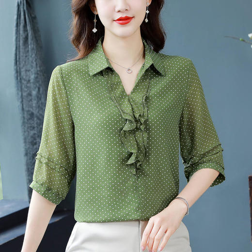 MZ 802135气质通勤修身型波点翻领雪纺衫 商品图1