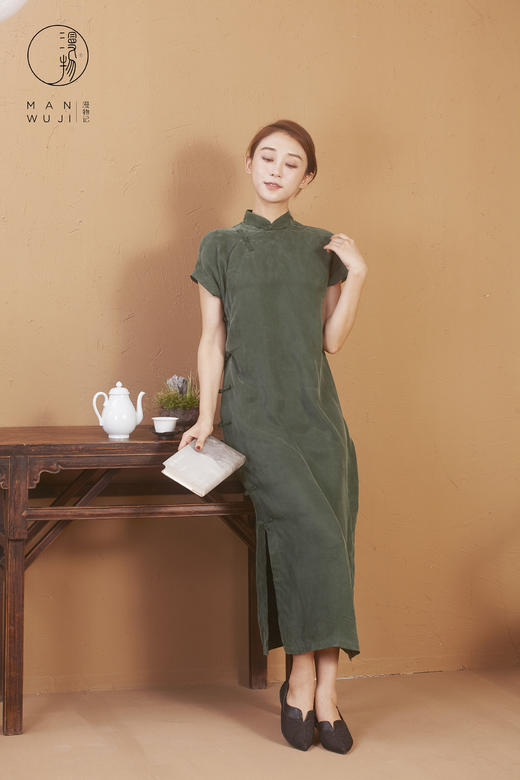 铜氨丝连肩袖墨绿色旗袍 商品图2