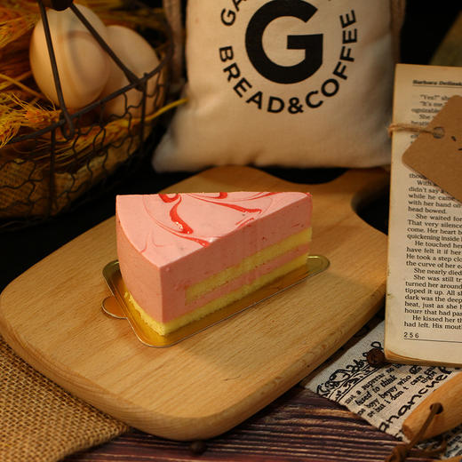 草莓慕斯蛋糕 (片） 商品图3