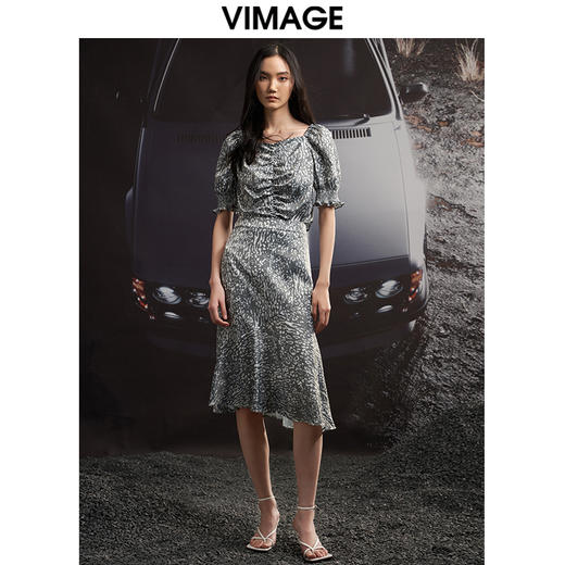 VIMAGE/纬漫纪夏季新款气质优雅印花复古显瘦方领上衣VB2213910 商品图1