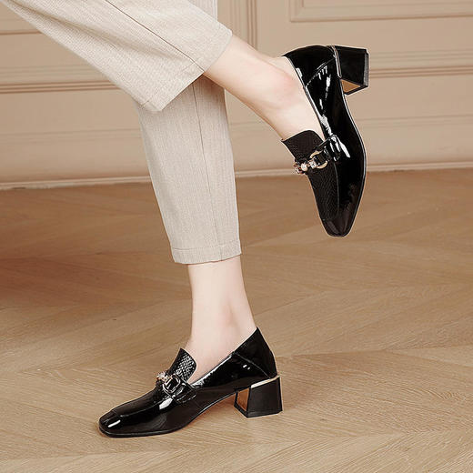 复古时尚中跟女鞋，粗跟深口单鞋 LD-7147 商品图4