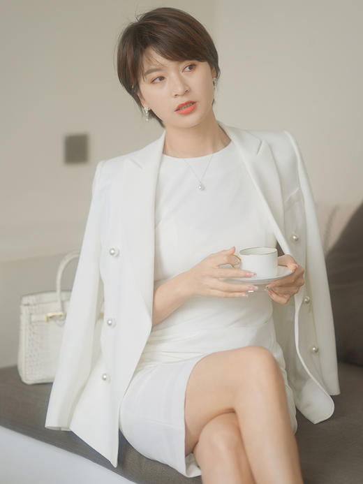 白色西装套装女高级感气质女神范通勤外套无袖连衣裙两件套 商品图0