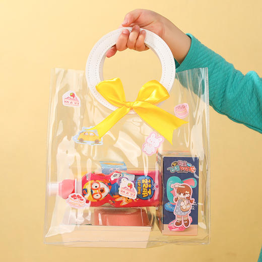 儿童节快乐大礼包（棒棒糖卷+啵乐乐+芝士蛋挞+发光陀螺枪+汪汪队注心饼干） 商品图1