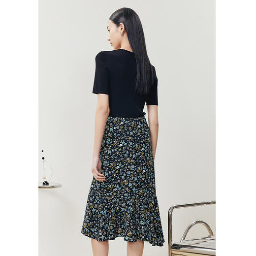 NEELLY纳俪商场同款短袖针织衫女短款修身套头上衣露锁骨针织衫N22061A01178 商品图4