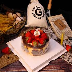 草莓巴斯克芝士蛋糕