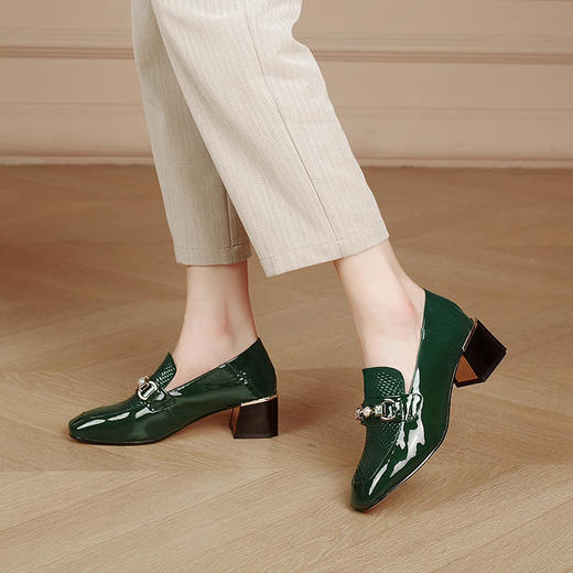 复古时尚中跟女鞋，粗跟深口单鞋 LD-7147 商品图2