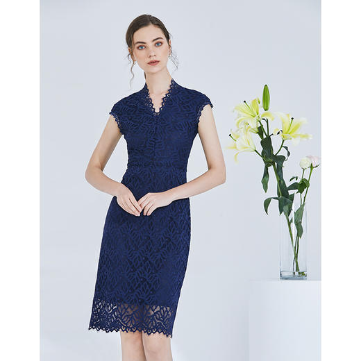 EITIE爱特爱女装夏季显瘦无袖V领性感包臀一步裙连衣裙5707409 商品图4