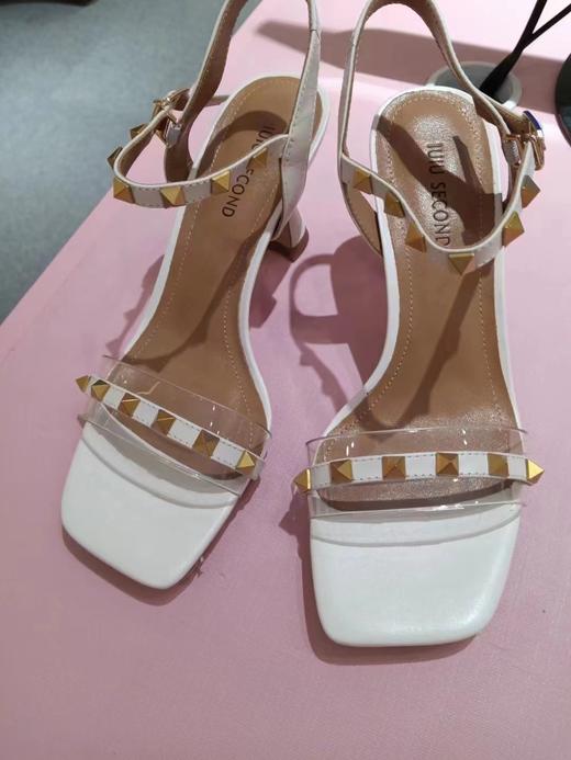 IUIU SECOND夏款时尚铆钉方头高跟凉鞋U21BG15761 商品图3