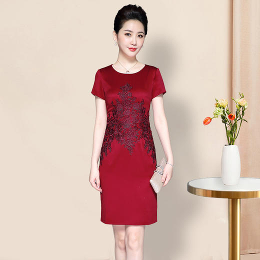 LC-2061新款短袖刺绣连衣裙婚礼服妈妈装喜婆婚宴服修身中长裙 商品图1