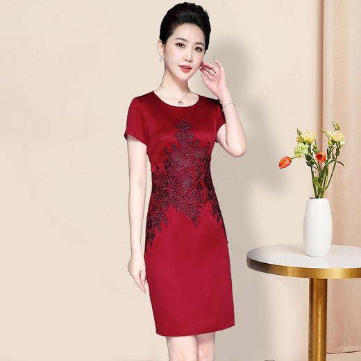 LC-2061新款短袖刺绣连衣裙婚礼服妈妈装喜婆婚宴服修身中长裙 商品图2