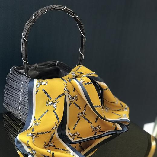 优品堂《春的律动》100％桑蚕丝双面长条巾 商品图1