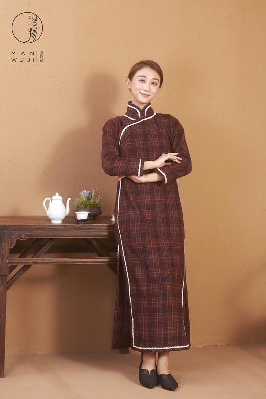 羊毛连肩长袖暗红格子旗袍 商品图3