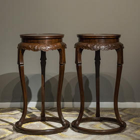 清 红木带托泥三弯腿卷草纹香几（一对）