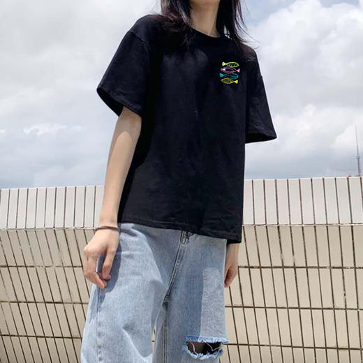 夏季个性刺绣女款T恤 商品图1