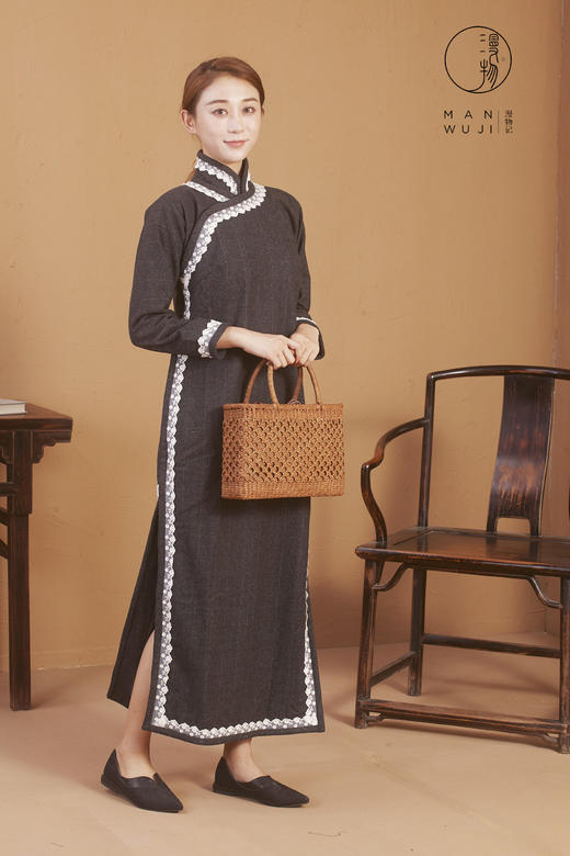 羊毛连肩长袖灰色格子旗袍 商品图2