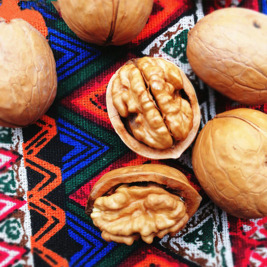 疆果果新疆1斤装孕妇新货原味薄皮一级核桃散装可手剥大核桃仁 商品图2