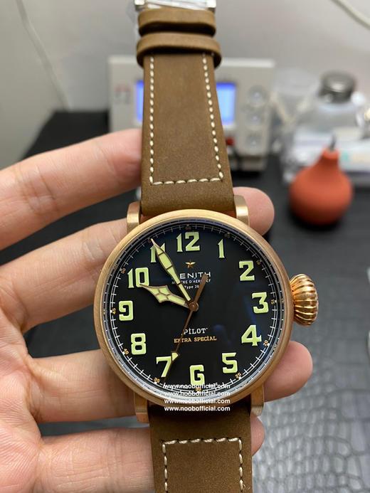 NOOBMAKER真力时飞行员大飞：29.2430.679/21.C753青铜男士腕表，纯青铜表壳，2824瑞士机械机芯，疯马皮表带。振频：28800每小时振荡次数 商品图9