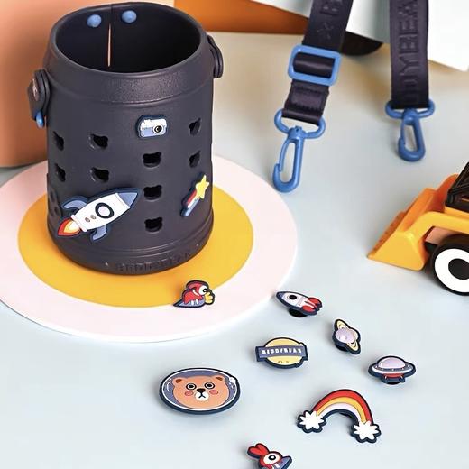 【品牌直发】【杯具熊洞洞杯系列儿童杯】保温杯 两杯盖 杯身浮雕 630ml 商品图6