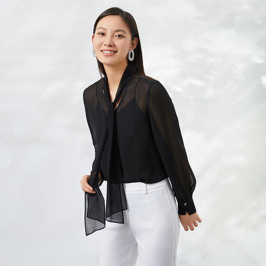 EITIE爱特爱秋季新款显瘦时尚微透系带宽松黑色衬衫上衣C2213002 商品图1