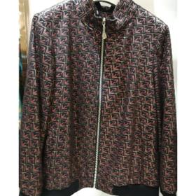 3楼 妙采女风衣