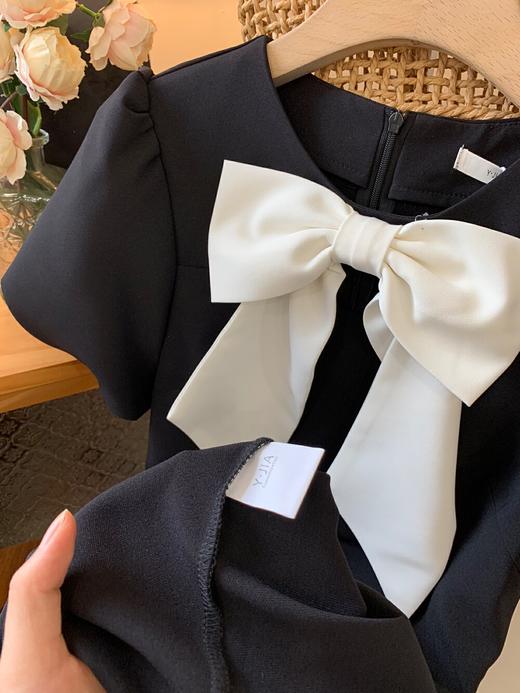 （清仓现货）【社群供X】气质简约镂空蝴蝶结连衣裙 商品图4