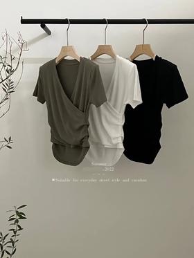 【社群供Z】王心凌女孩穿搭显瘦V领褶皱上衣（下单5-7天发货）