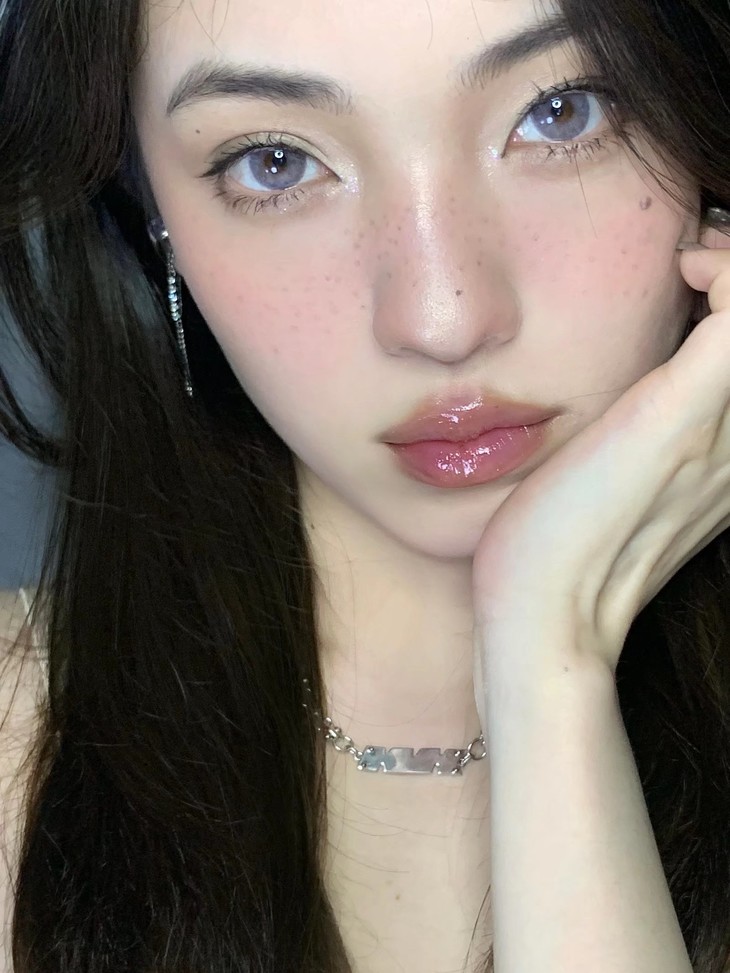 DIVABISOU年抛隐形眼镜 马卡龙灰14.2mm 一副/2片-VVCON美瞳网13