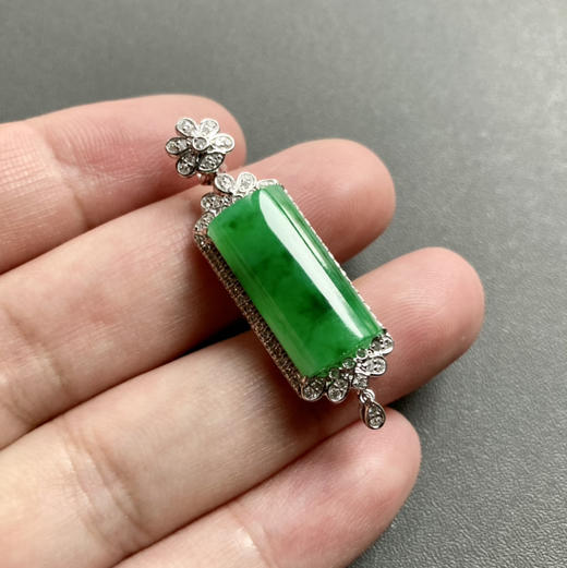 糯冰种阳绿厚庄素面翡翠平安无事牌18k白金钻石镶嵌 商品图6