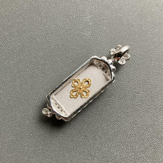 糯冰种阳绿厚庄素面翡翠平安无事牌18k白金钻石镶嵌 商品图5