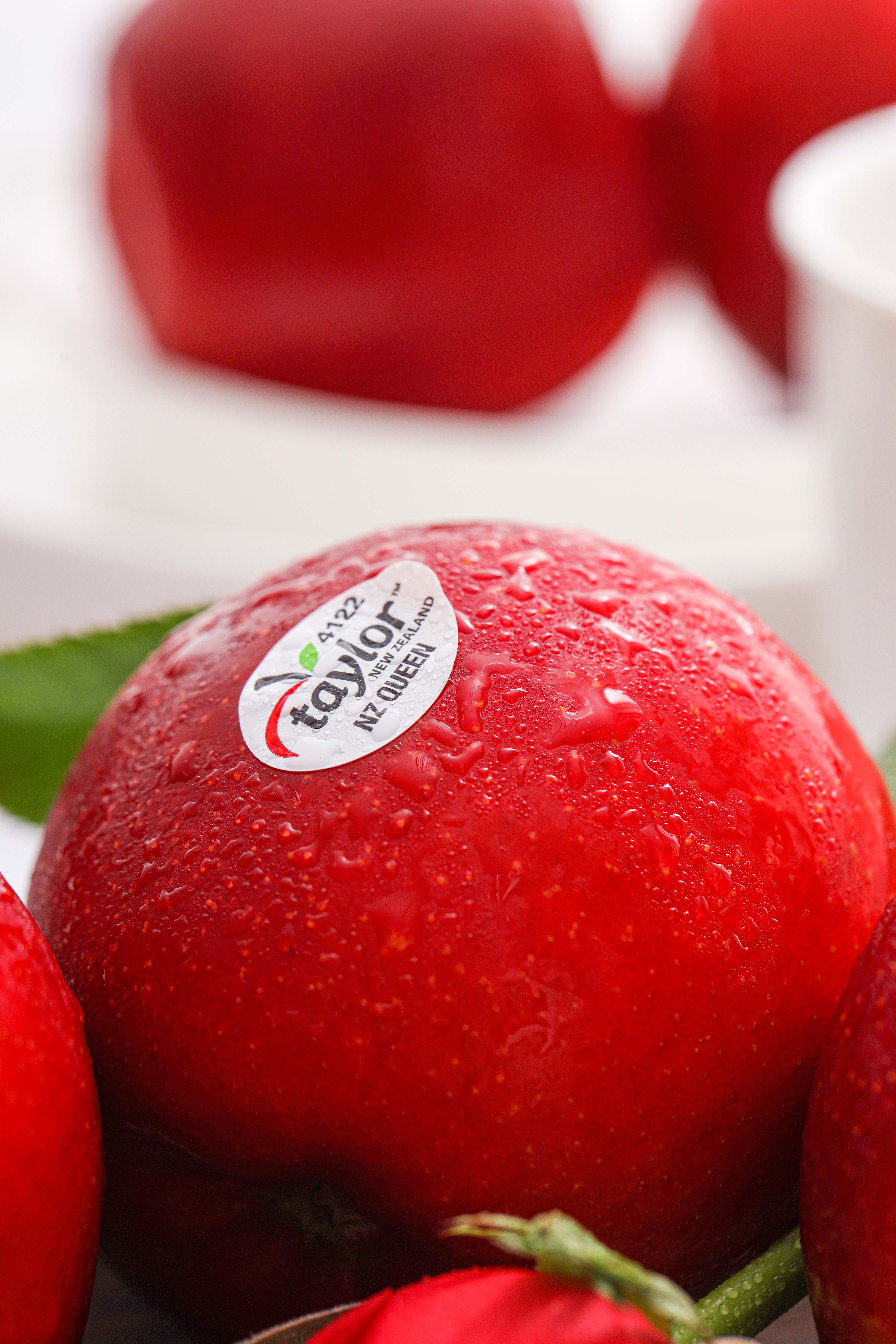 新西兰特级泰勒红玫瑰苹果肉质脆嫩馥郁芬芳当季新鲜