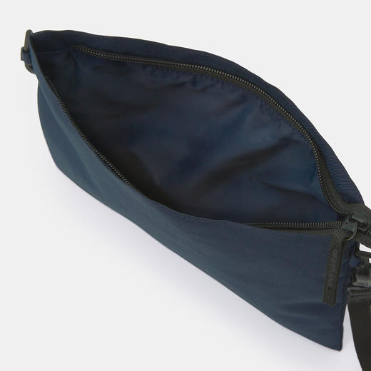 【中挎包】便携中挎包手机包零钱包纯色单肩包便携防水挎包中号 商品图3