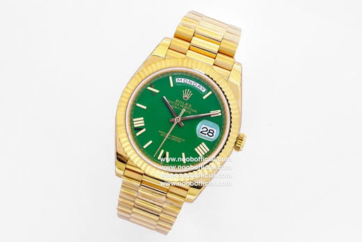 NOOB劳力士星期日志型40『赌桌绿』
1⃣️ 蓝宝石镜面，日历2.5倍放大镜，效果同步原版。
2⃣️蚝式表壳结构，一体中层表壳，旋入式底盖及上链表冠整个手表基于正品original原版开模❕❕❕ 商品图1