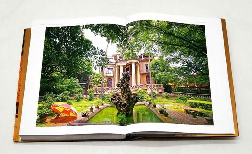 《中国名人故居》，10册2箱装，8开精装，铜版彩印，含艺术卷3册、自然科学卷2册、经济实业卷2册、社会科学卷2册，青岛出版社2014年版，定价12000，售价1158元。 商品图13