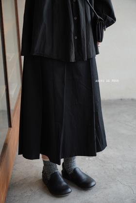 g卡其/黑色褶皱半裙
