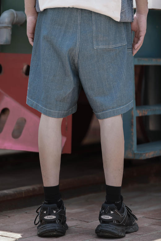 W229233100时尚宽松牛仔短裤 商品图3