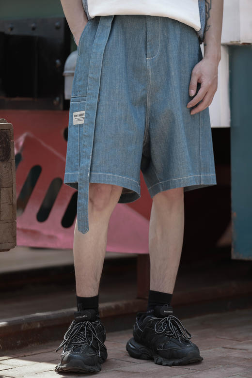 W229233100时尚宽松牛仔短裤 商品图0