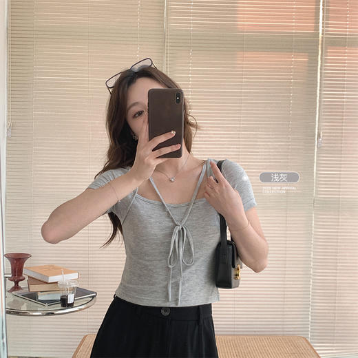 金蘑菇菇【尤物 蜜桃t】不减肥系列设计感软糯修身纸片人方领t恤 商品图0