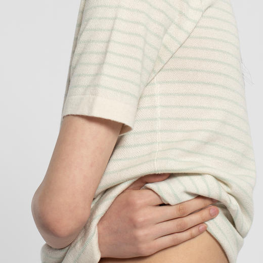 女士2022新款16针虚线纹理丝羊绒条纹针织T恤 商品图3