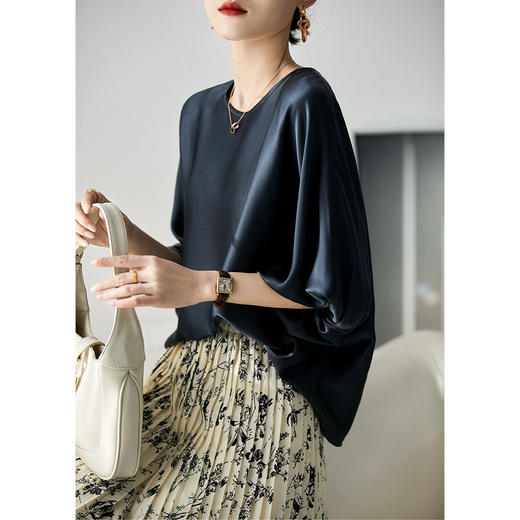 【被春夏氛围包裹着，轻松惬意！】黛唯梵爆款松紧蝙蝠袖圆领衬衣女sq 商品图3