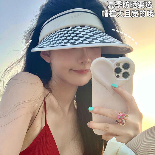 【爆款全网的时尚遮阳帽】晚晚同款旗格子防晒帽 防晒指数UPF50+配防风绳 出街百搭利器 有效阻隔95%以上紫外线 商品图1
