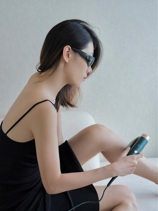 JOVS二代多功能嫩肤冰点家用脱毛仪 首创SR嫩肤模式！脱毛+嫩肤️一机多用【含赠品：护目镜/刮毛刀/凝胶/收纳袋】 商品图6